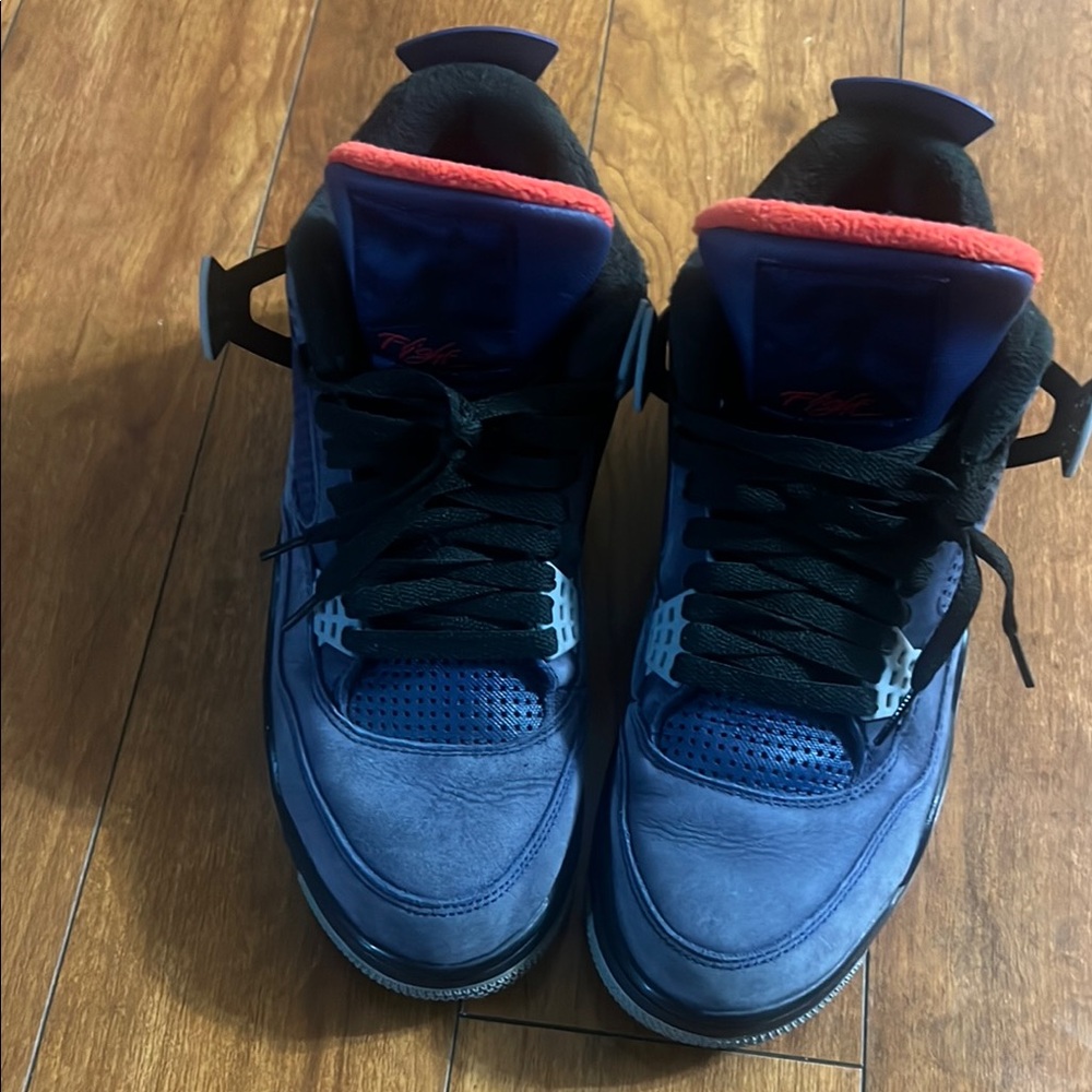 Blue and Black Athletic Sneakers for Performance